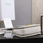 セリーヌ コピー トリオンフ クラシック カーフスキン バッグ 187368 セリーヌ コピー トリオンフ クラシック カーフスキン バッグ 187368