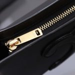 セリーヌコピー トリオンフ ショルダーバッグ ブラック 198153DU3.38N セリーヌコピー トリオンフ ショルダーバッグ ブラック 198153DU3.38N