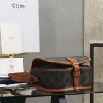セリーヌ コピー ミディアム フォルコ ショルダーバッグ 191502 セリーヌ コピー ミディアム フォルコ ショルダーバッグ 191502