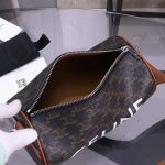 セリーヌ コピー トリオンフキャンバス シリンダーバッグ 110052