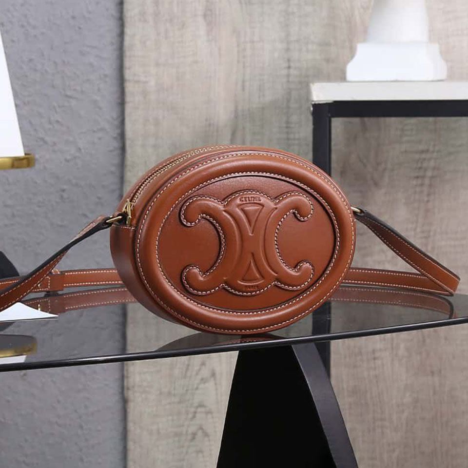 セリーヌ コピー CUIR TRIOMPHE オーバル ショルダーバッグ 101703 セリーヌ コピー CUIR TRIOMPHE オーバル ショルダーバッグ 101703