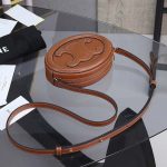 セリーヌ コピー CUIR TRIOMPHE オーバル ショルダーバッグ 101703 セリーヌ コピー CUIR TRIOMPHE オーバル ショルダーバッグ 101703