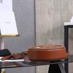 セリーヌ スーパーコピー オーバル ショルダーバッグ 101703 セリーヌ スーパーコピー オーバル ショルダーバッグ 101703
