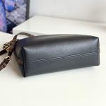ルイヴィトンスーパーコピー マルチパス ショルダーバッグ M29195