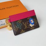 ルイヴィトン コピー カードケース ポルト カルト・LV チャーム M15332 ルイヴィトン コピー カードケース ポルト カルト・LV チャーム M15332