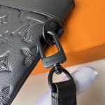 ヴィトンコピー クラッチバッグ シャドウ ポシェット・トゥ・ゴー M81570