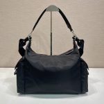 プラダ コピー エクスプローラ Re-Nylon xレザー バッグ 2VH204