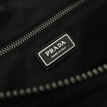 プラダ コピー エクスプローラ Re-Nylon xレザー バッグ 2VH204