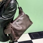 プラダ エクスプローラ レザーショルダーバッグ コピー 2VH204_2HE8 プラダ エクスプローラ レザーショルダーバッグ コピー 2VH204_2HE8