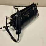 プラダ スーパーコピー スモール レザー ショルダーバッグ 1BH215 プラダ スーパーコピー スモール レザー ショルダーバッグ 1BH215