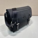 プラダ スーパーコピー ナイロン 斜め掛け メッセンジャーバッグ 1BD671 プラダ スーパーコピー ナイロン 斜め掛け メッセンジャーバッグ 1BD671