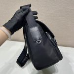 プラダ スーパーコピー ナイロン 斜め掛け メッセンジャーバッグ 1BD671 プラダ スーパーコピー ナイロン 斜め掛け メッセンジャーバッグ 1BD671