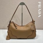 プラダ コピー ショルダーバッグ エメ ラージ レザー 1BC280 プラダ コピー ショルダーバッグ エメ ラージ レザー 1BC280
