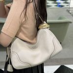 プラダ コピー エメ ラージ レザー ショルダーバッグ 1BC280_F0572 プラダ コピー エメ ラージ レザー ショルダーバッグ 1BC280_F0572
