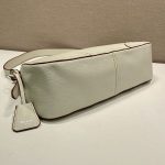 プラダ コピー エメ ラージ レザー ショルダーバッグ 1BC280_F0572 プラダ コピー エメ ラージ レザー ショルダーバッグ 1BC280_F0572