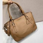 プラダ スーパーコピー ラージ レザー トートバッグ 1BG602 プラダ スーパーコピー ラージ レザー トートバッグ 1BG602