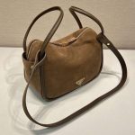 プラダ スーパーコピー ダーリン スエード ハンドバッグ 1BA451 プラダ スーパーコピー ダーリン スエード ハンドバッグ 1BA451