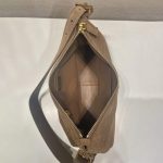 プラダコピー エメ ミディアム スエード ショルダーバッグ 1BC229 プラダコピー エメ ミディアム スエード ショルダーバッグ 1BC229