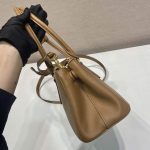 プラダコピー ガレリア ミディアム サフィアーノレザーバッグ 1BA457 プラダコピー ガレリア ミディアム サフィアーノレザーバッグ 1BA457