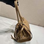 プラダ スーパーコピー ミディアム レザー ハンドバッグ 1BA426