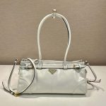 プラダ スーパーコピー ミディアム レザー ハンドバッグ 1BA426
