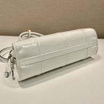プラダ スーパーコピー ミディアム レザー ハンドバッグ 1BA426
