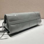 プラダ スーパーコピー ミディアム レザー ハンドバッグ 1BA426