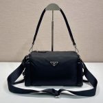プラダ コピー エクスプローラ Re-Nylonxレザー バッグ 2VH206 プラダ コピー エクスプローラ Re-Nylonxレザー バッグ 2VH206