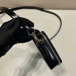 プラダ スーパーコピー ブリックバッグ ブラッシュドレザー 2VH173 プラダ スーパーコピー ブリックバッグ ブラッシュドレザー 2VH173